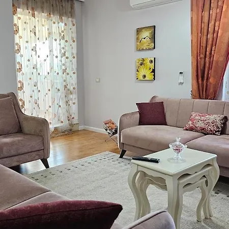 Bazaar's Eye Free Parking Spacious Tarrace Apartment Tirana