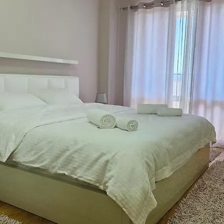 Apartment Bazaar's Eye Free Parking Spacious Tarrace Tirana